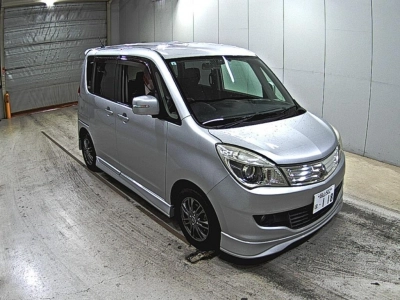 MITSUBISHI DELICA D:2