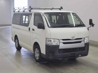 TOYOTA REGIUS VAN