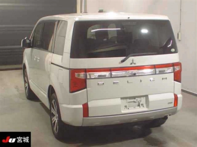 MITSUBISHI DELICA D:5