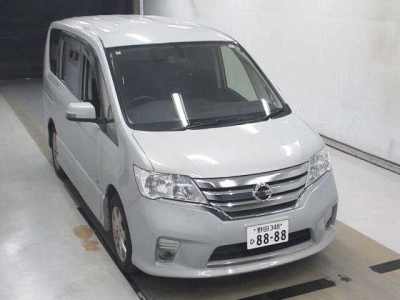 NISSAN SERENA