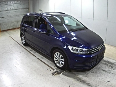 VOLKSWAGEN GOLF TOURAN