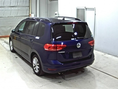 VOLKSWAGEN GOLF TOURAN