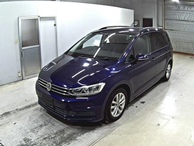 VOLKSWAGEN GOLF TOURAN