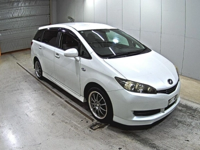 TOYOTA WISH
