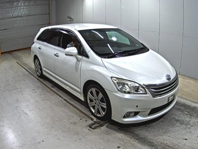 TOYOTA MARK X ZIO