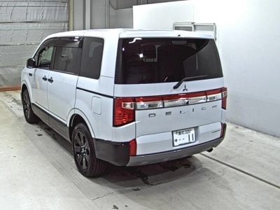 MITSUBISHI DELICA D:5