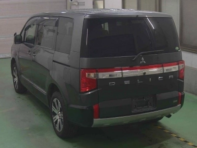 MITSUBISHI DELICA D:5