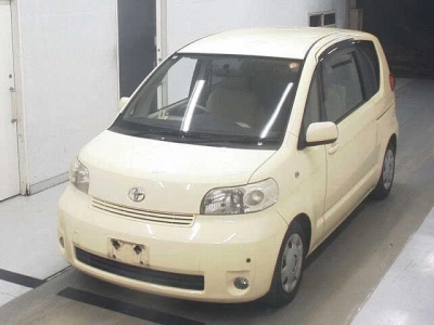 TOYOTA PORTE