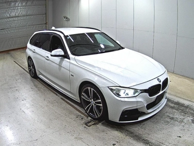 BMW 3 SERIES