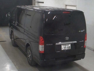 TOYOTA HIACE VAN