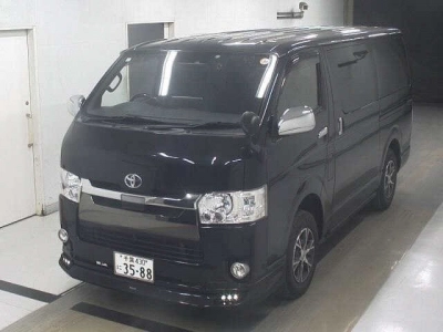 TOYOTA HIACE VAN