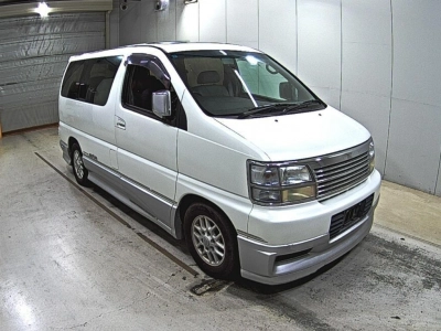 NISSAN ELGRAND