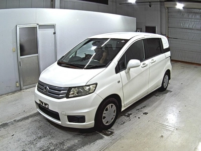 HONDA FREED SPIKE