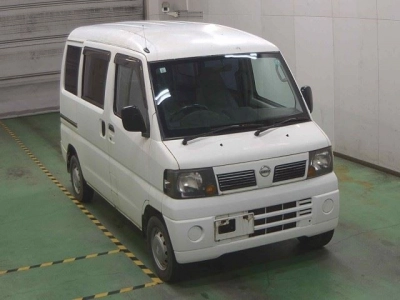 NISSAN CLIPPER VAN