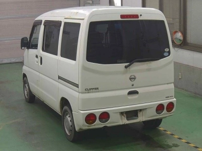 NISSAN CLIPPER VAN