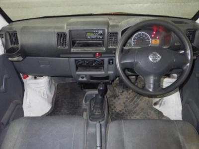 NISSAN CLIPPER VAN