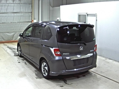 HONDA FREED HYBRID