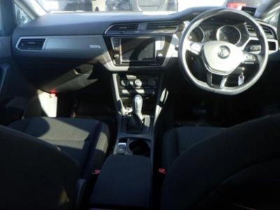 VOLKSWAGEN GOLF TOURAN