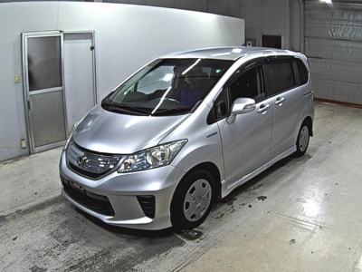 HONDA FREED HYBRID