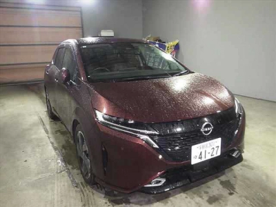NISSAN AURA