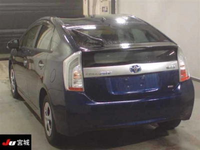 TOYOTA PRIUS PHV