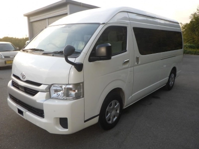 TOYOTA HIACE COMMUTER