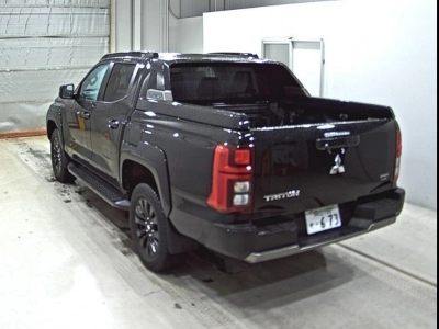 MITSUBISHI TRITON