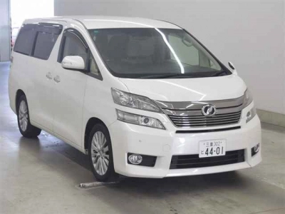 TOYOTA VELLFIRE