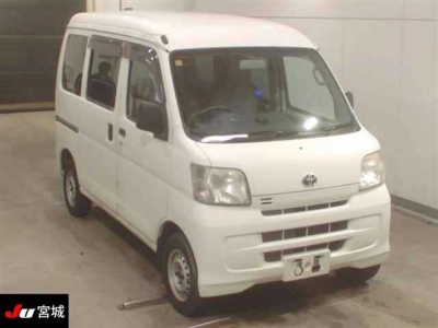 TOYOTA PIXIS VAN