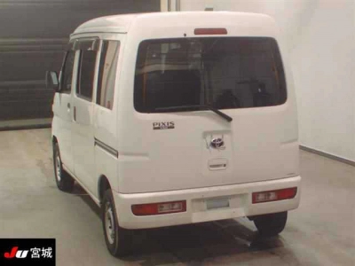 TOYOTA PIXIS VAN