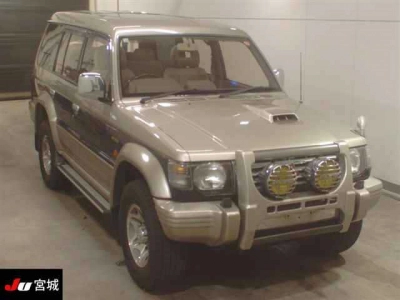 MITSUBISHI PAJERO