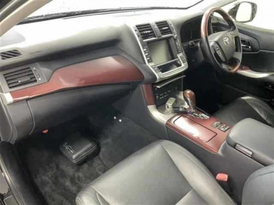 TOYOTA CROWN MAJESTA