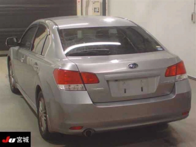 SUBARU LEGACY B4