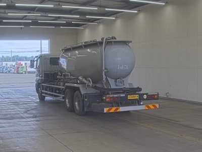 MITSUBISHI FUSO SUPER GREAT