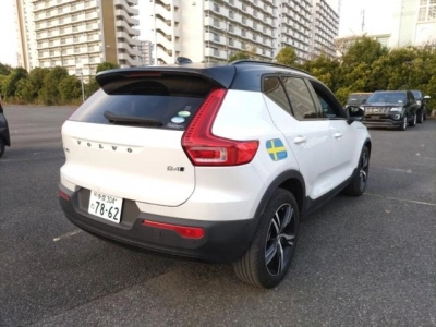 VOLVO XC40