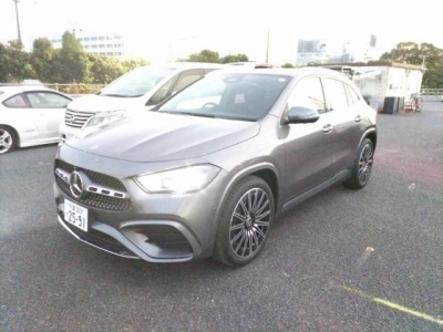 MERCEDES BENZ GLA