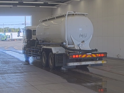 NISSAN DIESEL (UD) QUON