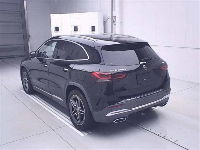 MERCEDES BENZ GLA