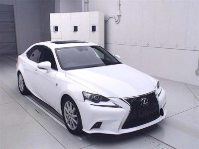 LEXUS IS