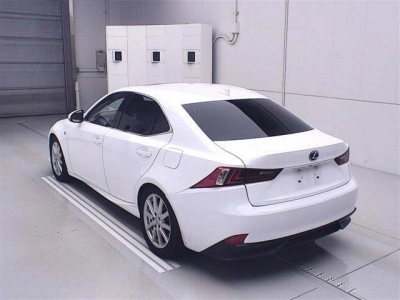 LEXUS IS
