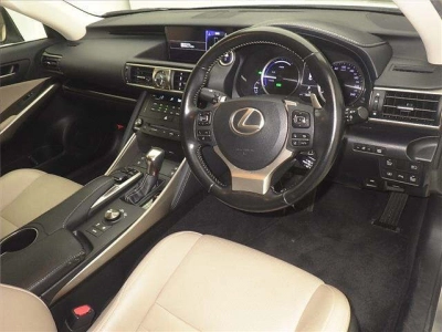 LEXUS IS