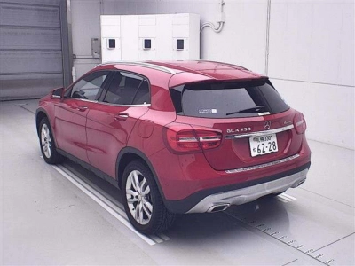 MERCEDES BENZ GLA