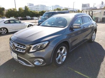MERCEDES BENZ GLA