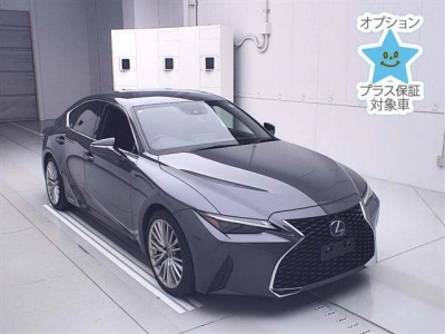 LEXUS IS