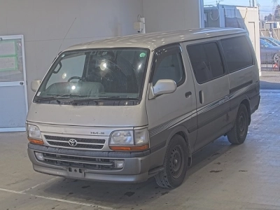 TOYOTA HIACE