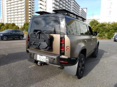 LAND ROVER DEFENDER
