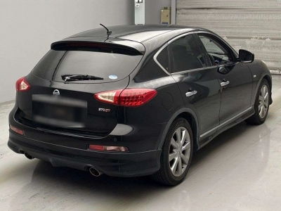 NISSAN SKYLINE CROSSOVER