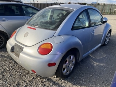 VOLKSWAGEN NEW BEETLE