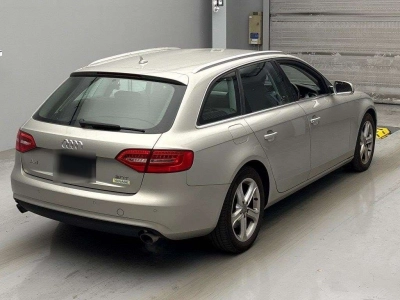 AUDI A4 AVANTE