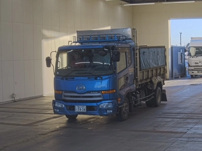 NISSAN UD